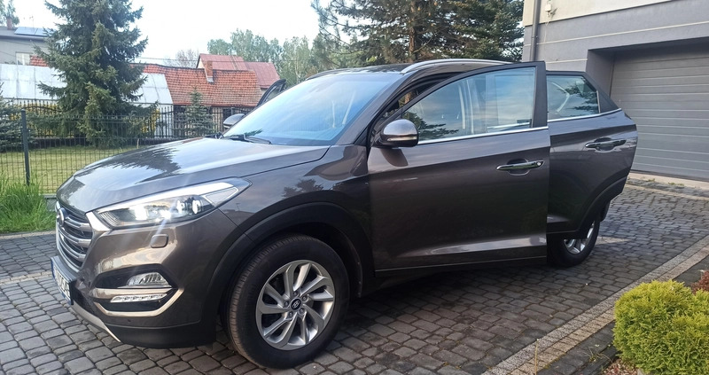Hyundai Tucson cena 71900 przebieg: 77700, rok produkcji 2016 z Łask małe 596
